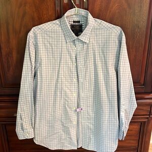 Traditional Fit JosABank Reserve Dress shirt. Button tab collar. Like new.